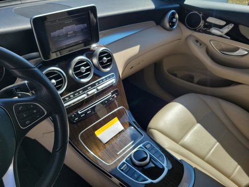 Used 2018 Mercedes-Benz GLC 300 image 24