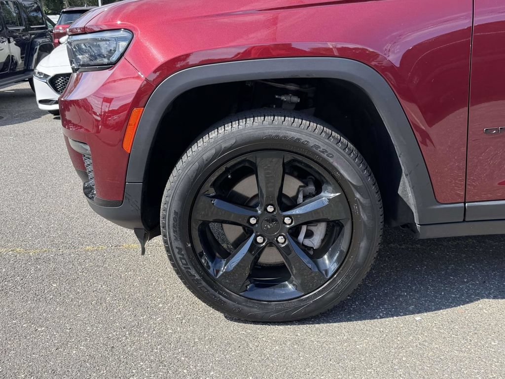 Certified 2025 Jeep Grand Cherokee L Limited w/ Black Appearance Package AWD/4WD image 15