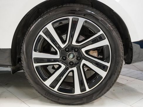 Used 2023 Land Rover Range Rover SE image 11