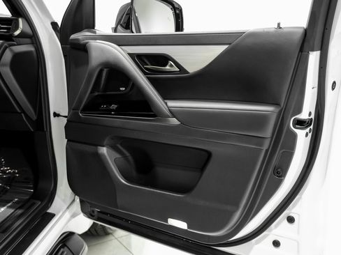 Used 2024 Lexus LX 600 F Sport image 43