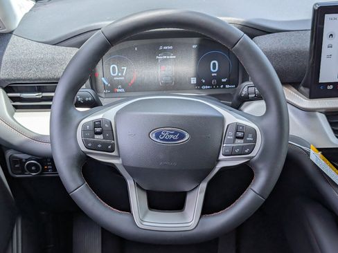 New 2026 Ford Explorer Active RWD image 12
