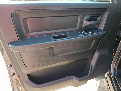 Used 2019 RAM 1500 Express w/ Express Value Package AWD/4WD image 12