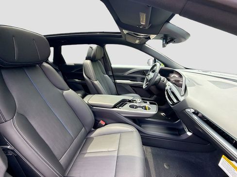 New 2025 Cadillac Lyriq Sport image 29