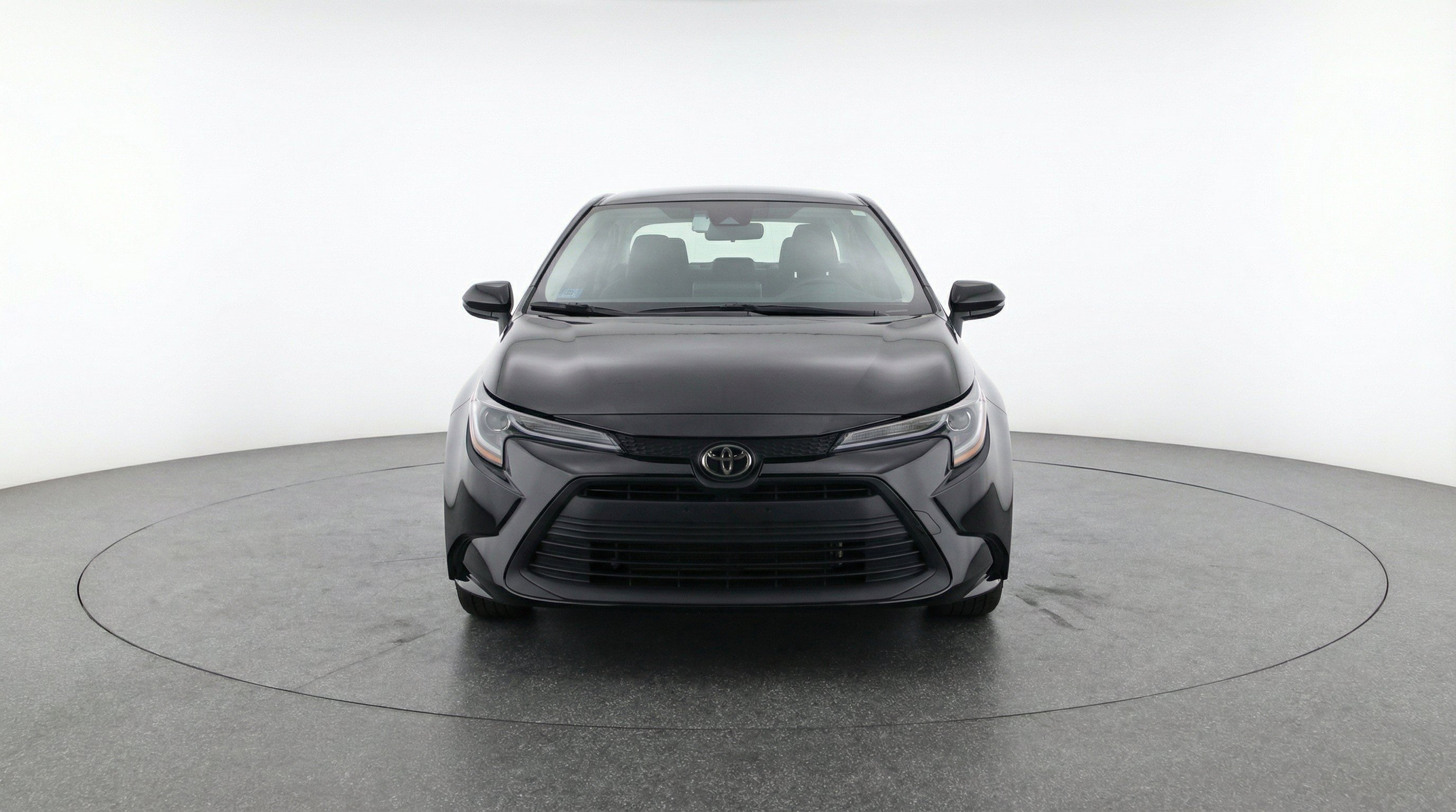 Used 2025 Toyota Corolla LE FWD image 2