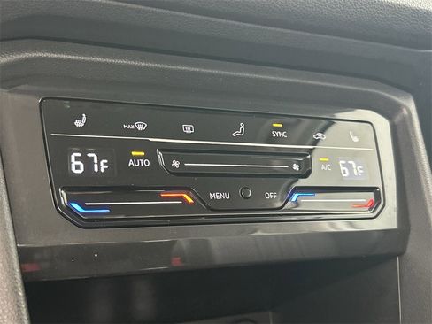 Certified 2022 Volkswagen Tiguan SE image 26