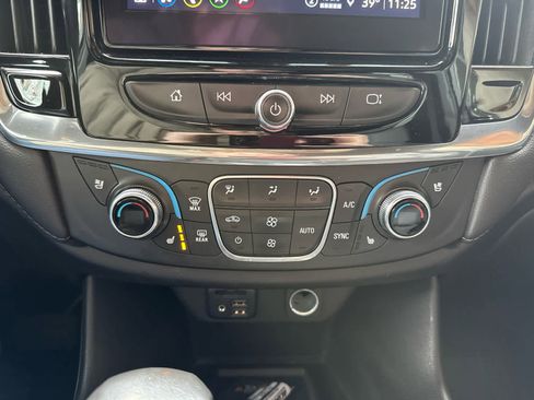 Used 2022 Chevrolet Traverse High Country image 29