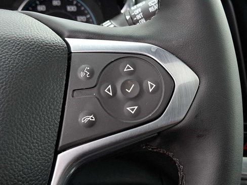 Used 2023 Chevrolet Traverse RS AWD/4WD image 24