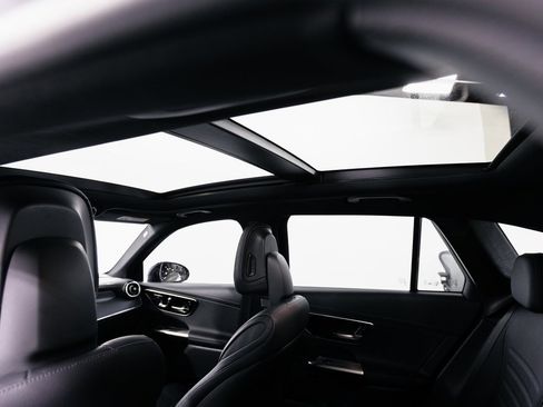 Used 2024 Mercedes-Benz GLC 43 AMG 4MATIC image 22