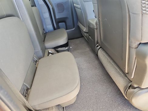 Used 2012 Nissan Frontier SV w/ Sport Appearance Pkg image 10