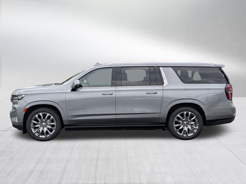 Used 2023 Chevrolet Suburban High Country w/ LPO, Illumination Package AWD/4WD image 4