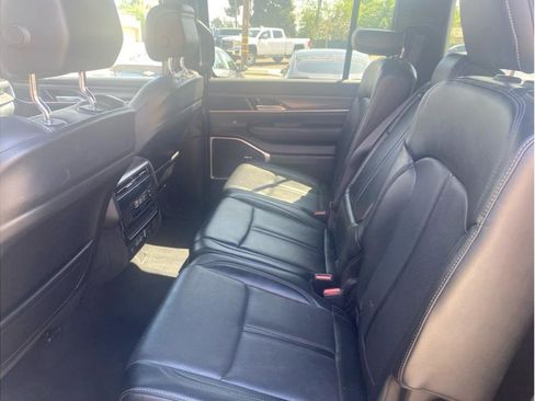 Used 2024 Jeep Wagoneer Series II w/ Flexible Seating Group AWD/4WD image 14