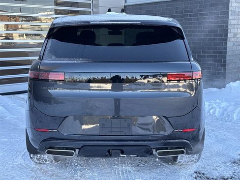 Used 2025 Land Rover Range Rover Sport Dynamic SE image 4