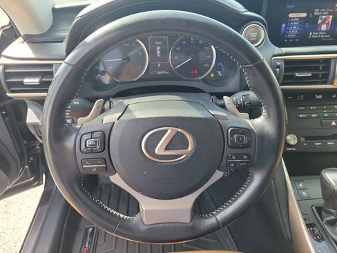 Used 2018 Lexus IS 300 w/ Premium Package RWD image 31