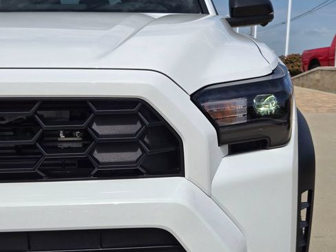 Used 2026 Toyota 4Runner TRD Off-Road Premium AWD/4WD image 32