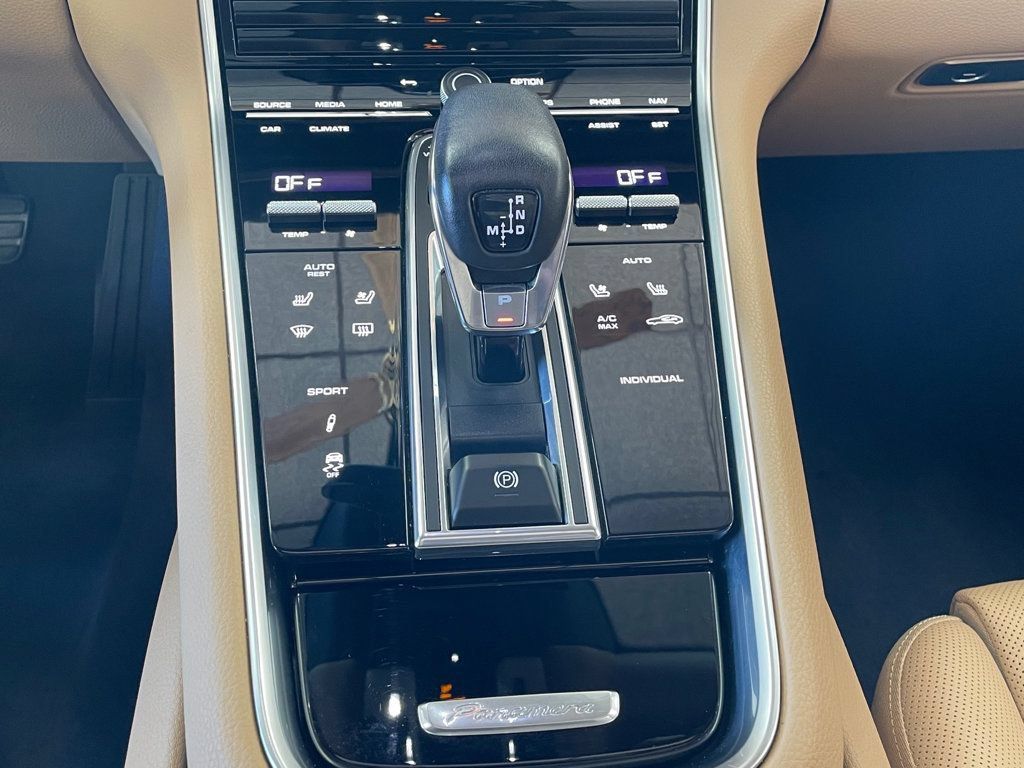 Used 2023 Porsche Panamera 4 Platinum Edition AWD/4WD image 35