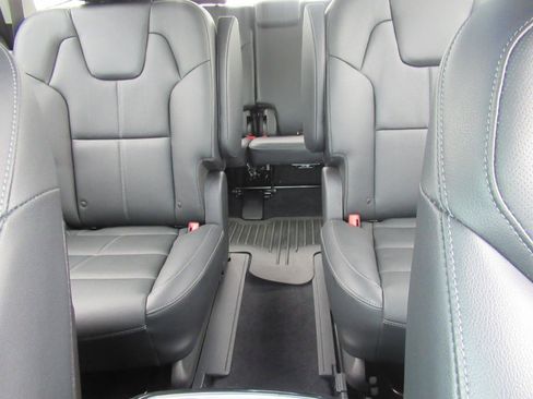 Used 2024 Kia Telluride EX w/ EX Captain's Chair Package FWD image 41