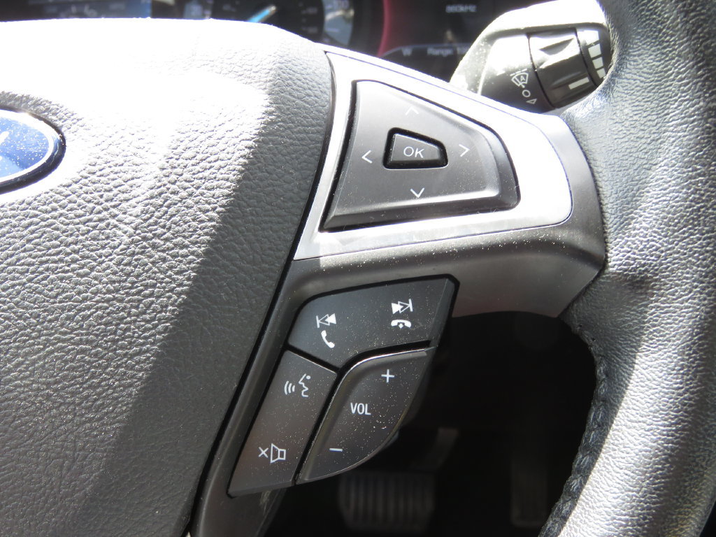 Used 2020 Ford Fusion Energi Titanium FWD image 22