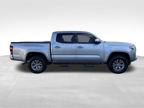 Used 2019 Toyota Tacoma SR5 image 8