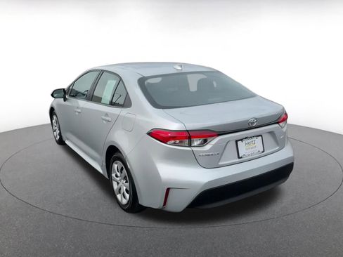 Used 2025 Toyota Corolla LE image 11