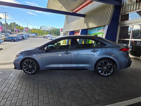 Used 2024 Toyota Corolla SE w/ SE Package image 8