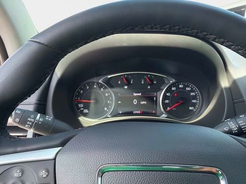 Used 2023 GMC Terrain SLT w/ Tech Package FWD image 28