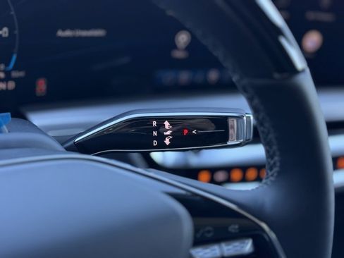 New 2026 Cadillac Lyriq Premium Luxury image 27