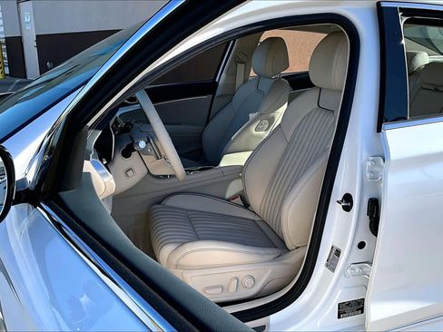 Used 2026 Genesis G70 2.5T Prestige image 8