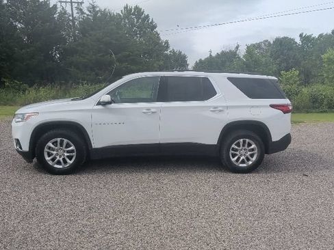 Used 2019 Chevrolet Traverse LT FWD image 2