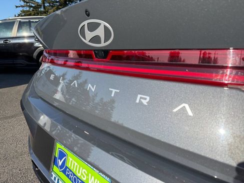Used 2025 Hyundai Elantra SEL FWD image 34