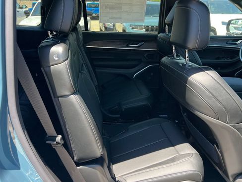 New 2026 Jeep Grand Cherokee L Limited AWD/4WD image 16