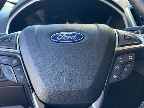 Used 2021 Ford Edge SEL w/ Convenience Package image 22