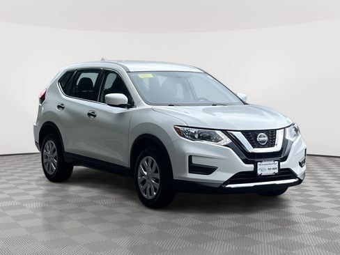 Used 2018 Nissan Rogue S AWD/4WD image 3