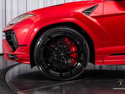 Used 2024 Lamborghini Urus S image 11