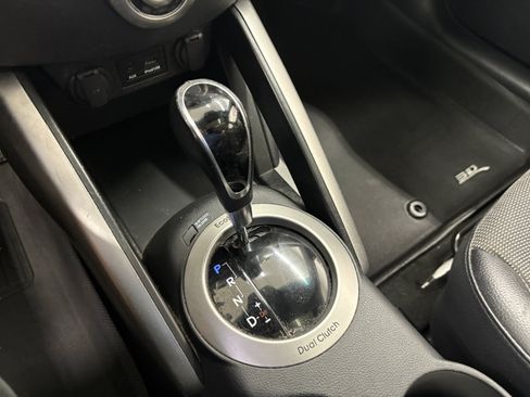 Used 2013 Hyundai Veloster w/ Style Pkg FWD image 19