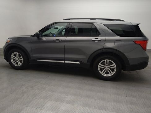Used 2021 Ford Explorer XLT RWD image 3
