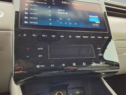 Used 2024 Hyundai Tucson Limited image 9