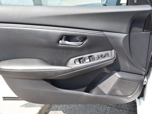 Used 2020 Nissan Sentra SV FWD image 18