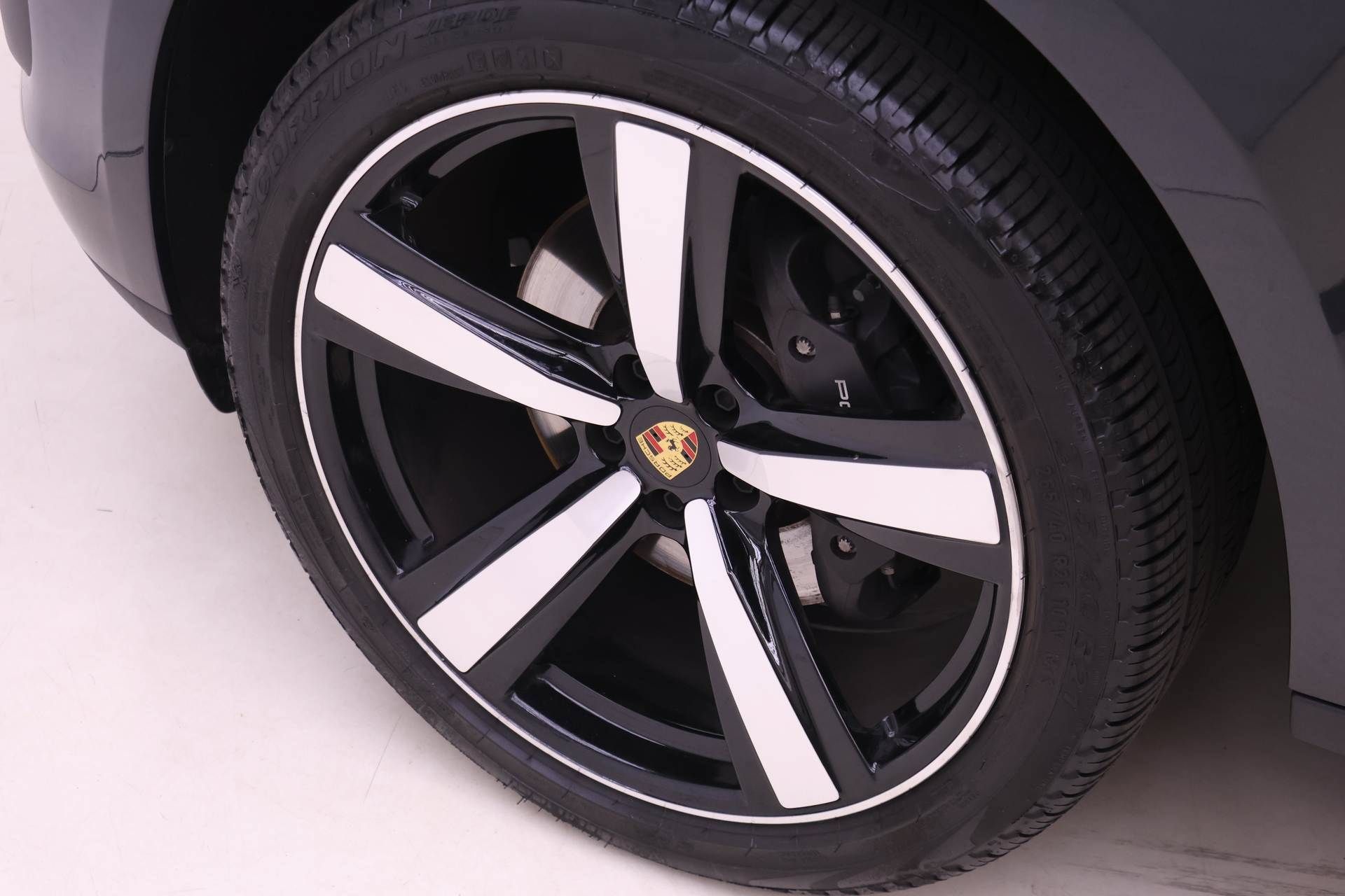 Used 2026 Porsche Macan AWD/4WD image 23
