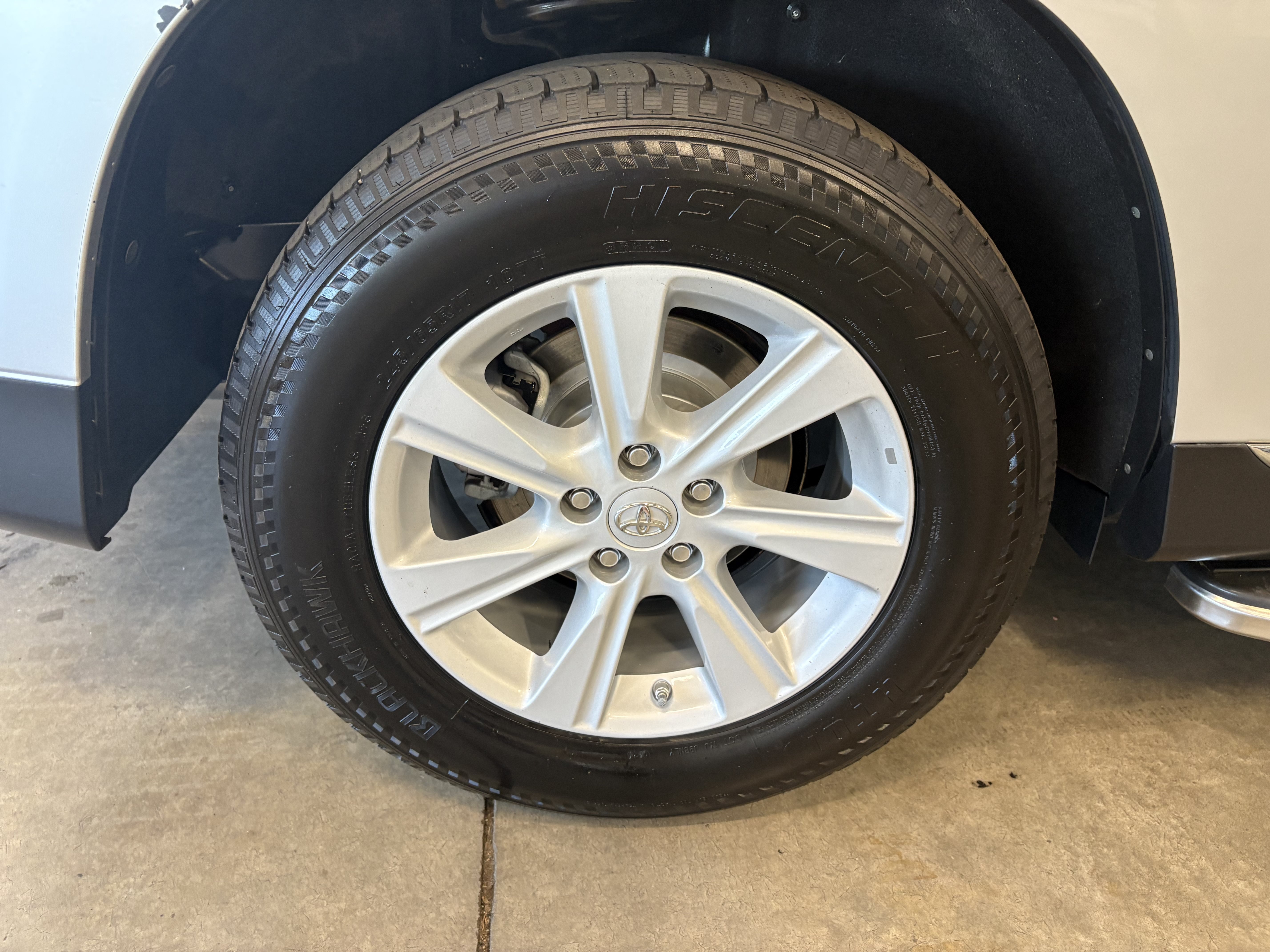 Used 2013 Toyota Highlander SE FWD image 27