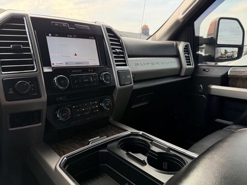 Used 2017 Ford F250 Lariat w/ Lariat Value Package AWD/4WD image 46