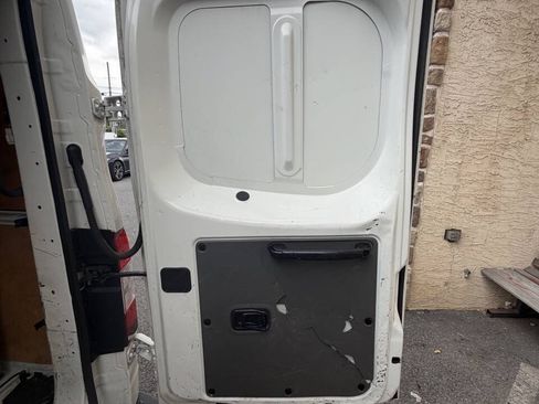 Used 2016 Nissan NV 2500 SV w/ Technology Package RWD image 30