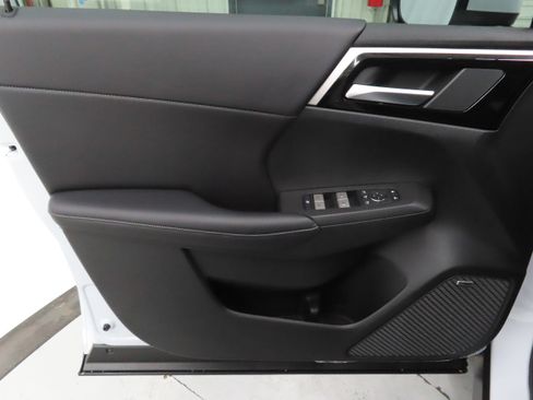 New 2026 Mitsubishi Outlander SE FWD image 10