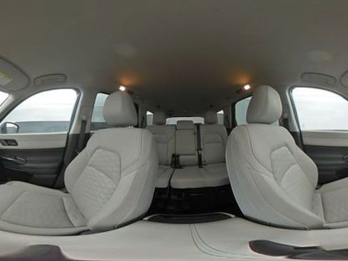 Used 2025 Nissan Pathfinder SV image 45