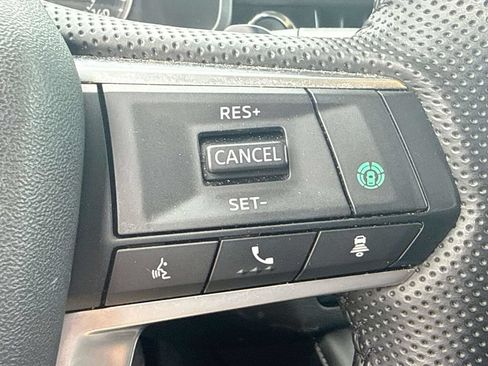 Used 2025 Mitsubishi Outlander SE FWD image 24