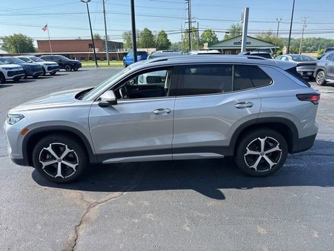Used 2025 Volkswagen Tiguan SE AWD/4WD image 44