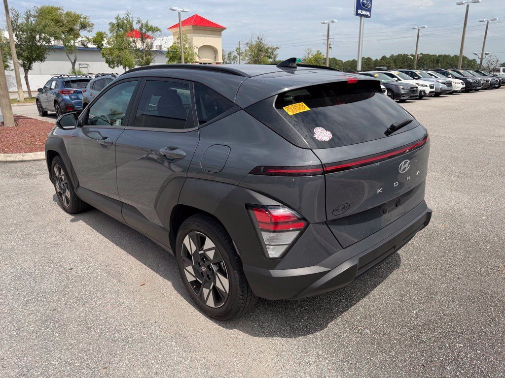 Used 2024 Hyundai Kona SEL FWD image 7