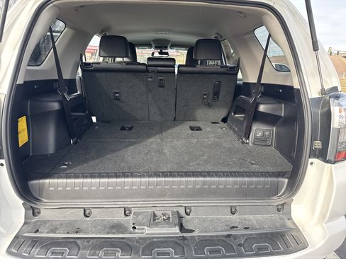 Used 2018 Toyota 4Runner SR5 Premium image 30