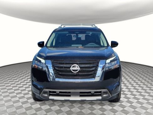 New 2025 Nissan Pathfinder SL image 7