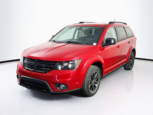 Used 2019 Dodge Journey SE w/ Premium Group FWD image 3