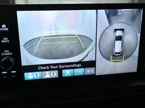 Used 2025 Honda Pilot Black Edition image 15